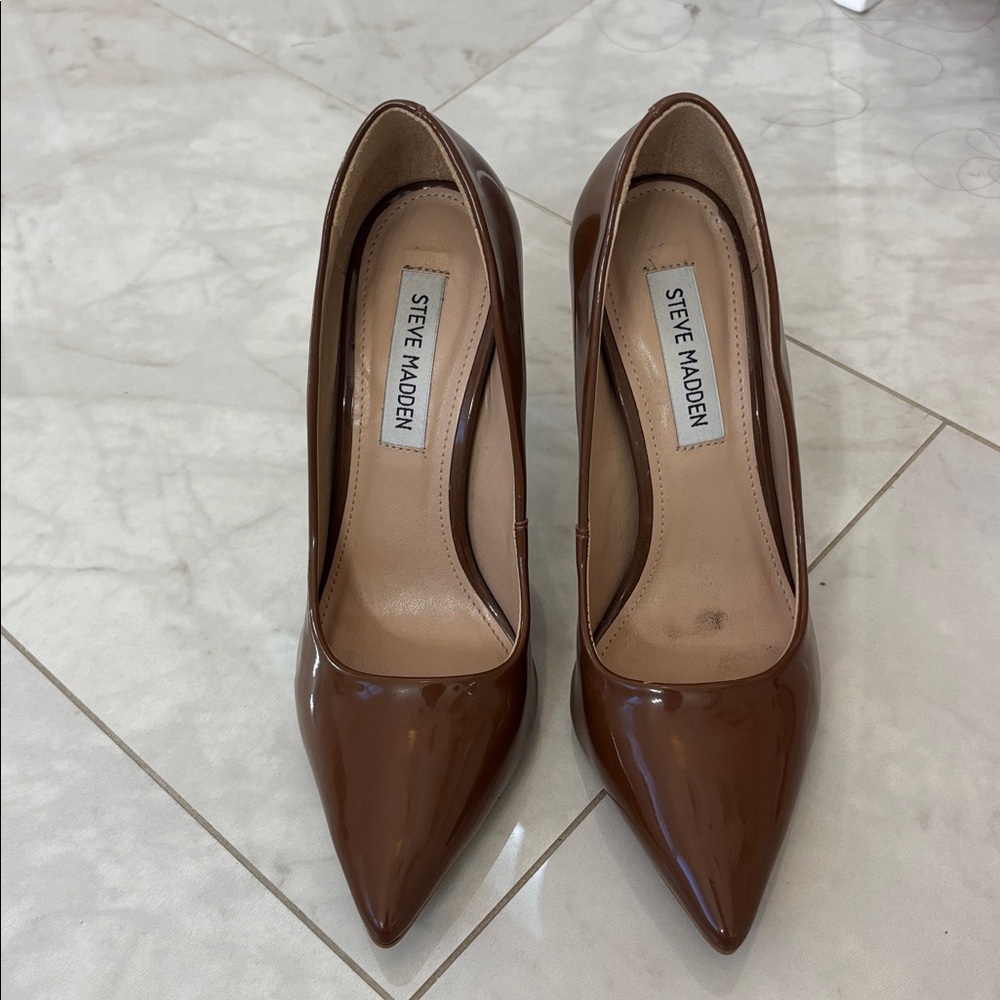 Steve Madden Chocolate Brown Patent Heels- style Vala